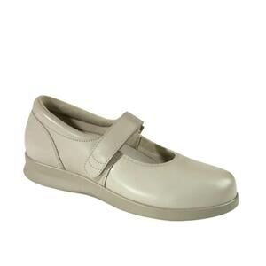 NEW DREW SHOES women's bloom ii mary jane shoes in bone calf
